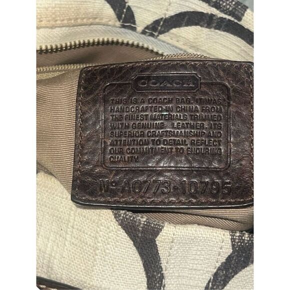 Coach Signature Carly Cream & Brown Hobo Kili Kili Shoulder Bag Purse Tote - Picture 10 of 11